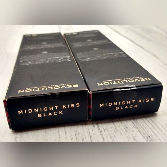 2 Revolution Midnight Kiss Black Matte Lipgloss & Lip Liner New in the box - Picture 7 of 10